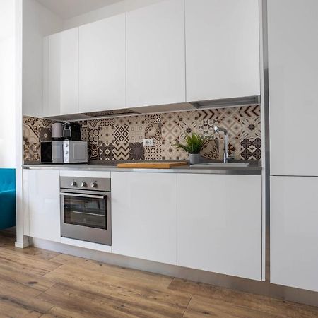 Sunlit 1 Bedroom Apt Via Pirelli Милано Екстериор снимка