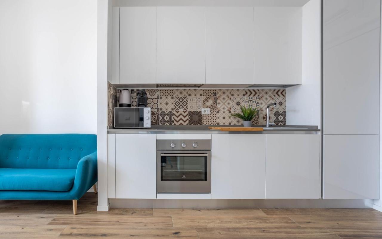 Sunlit 1 Bedroom Apt Via Pirelli Милано Екстериор снимка