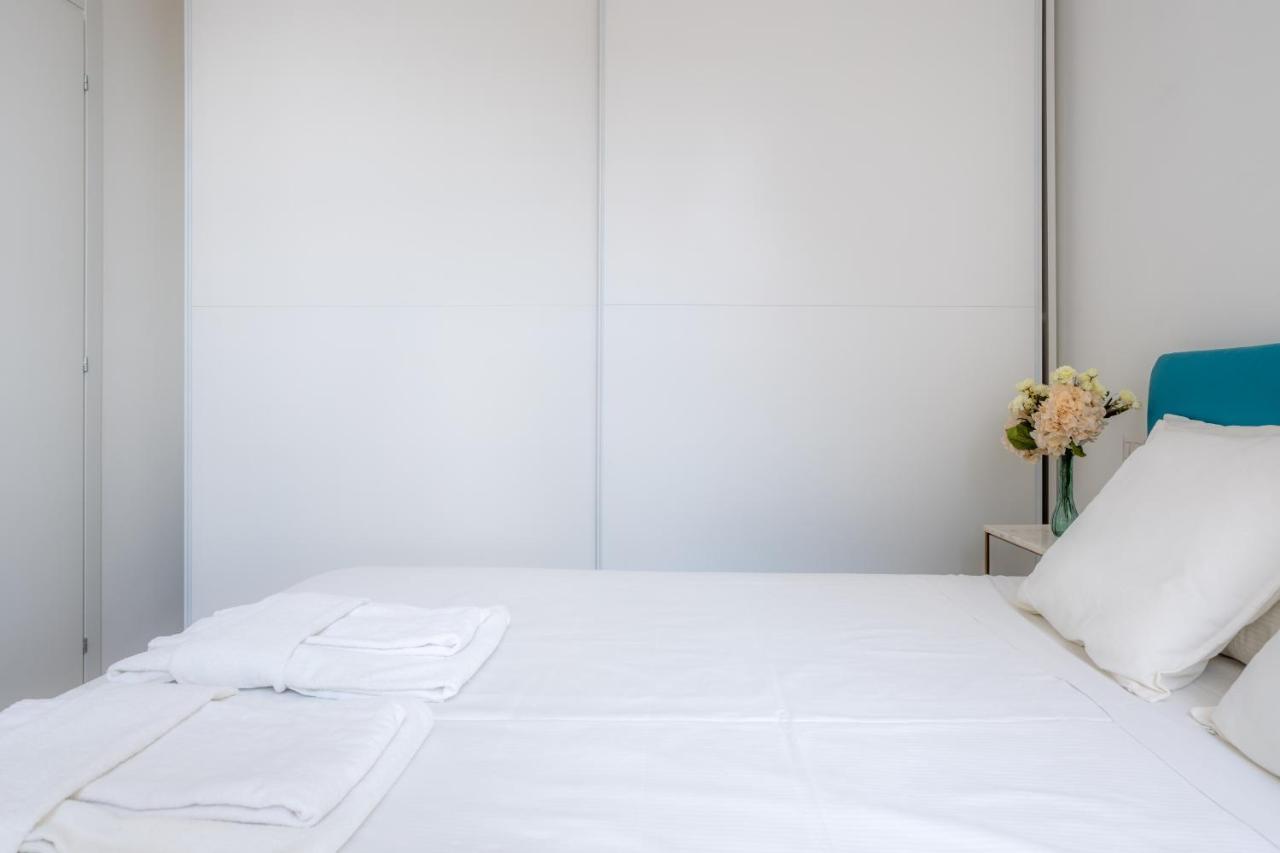 Sunlit 1 Bedroom Apt Via Pirelli Милано Екстериор снимка